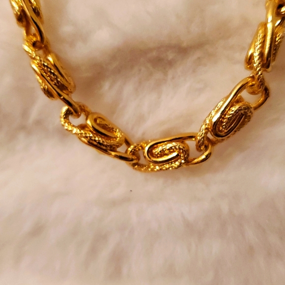 Guess Gold Rope Chain Necklace - Picture 2 of 5